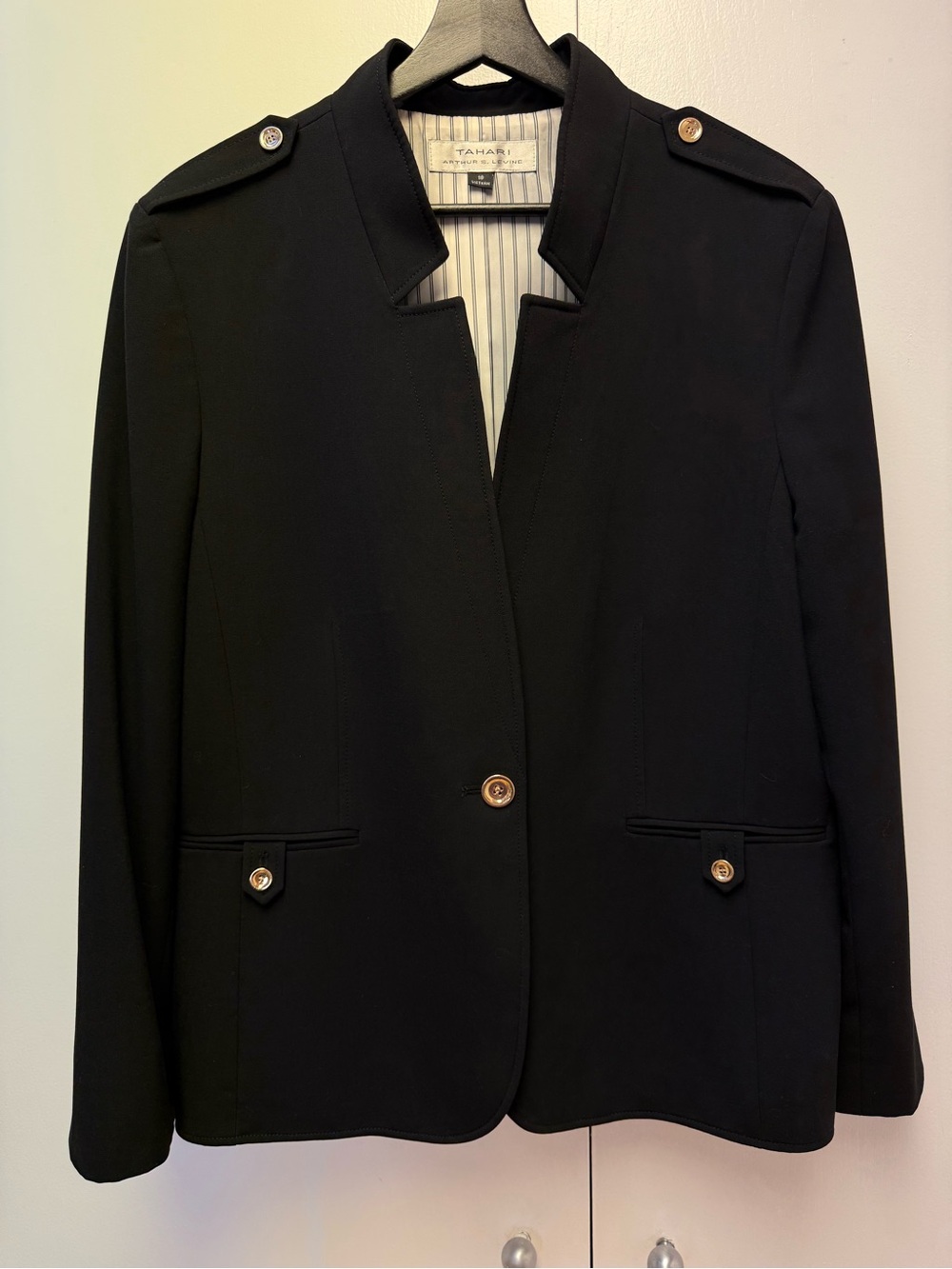 Tailored Tahari for Arthur Levine Black Star Collar Suit Size 18